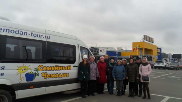 Торговый комплекс МЕГА или аквапарк Ривьера