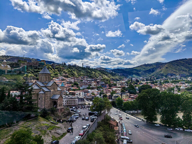 Авиатур в Грузию «Горы, вино и море»